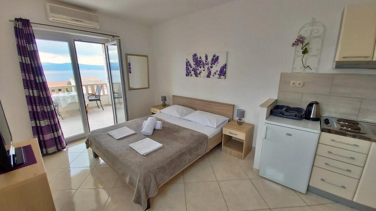 Apartments Nemira Омиш Экстерьер фото