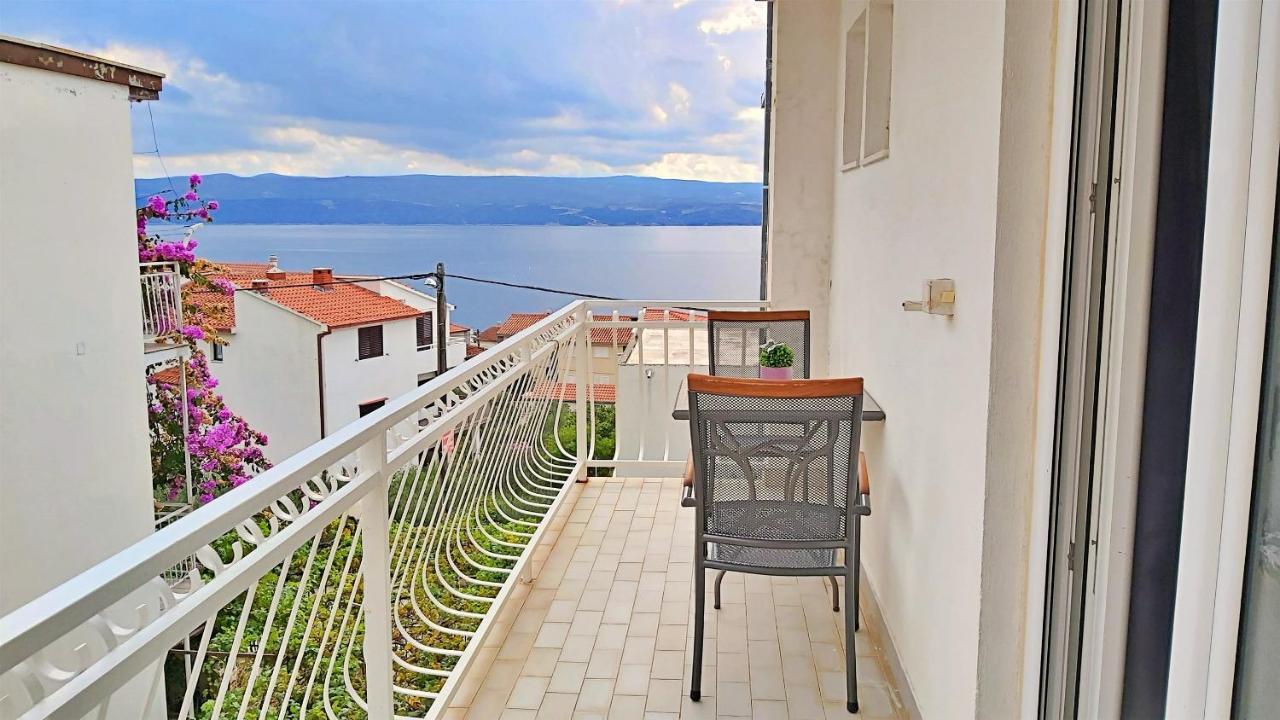 Apartments Nemira Омиш Экстерьер фото
