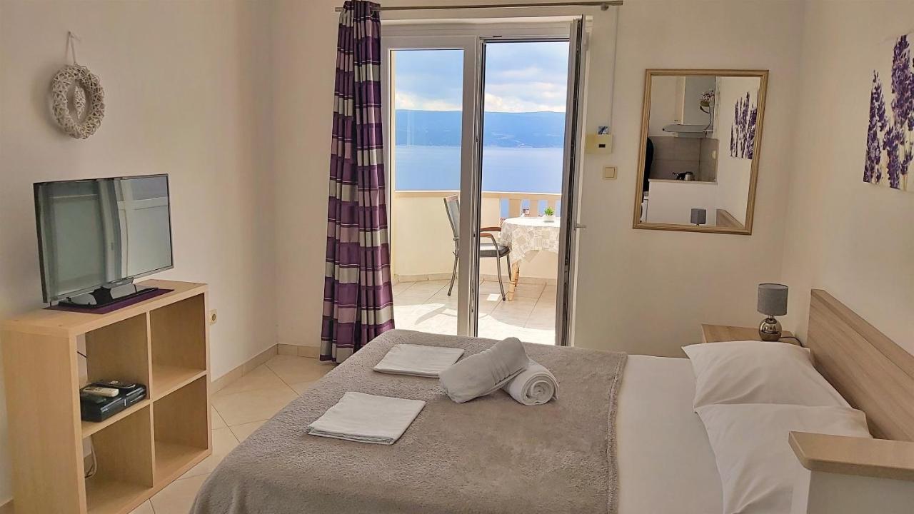 Apartments Nemira Омиш Экстерьер фото