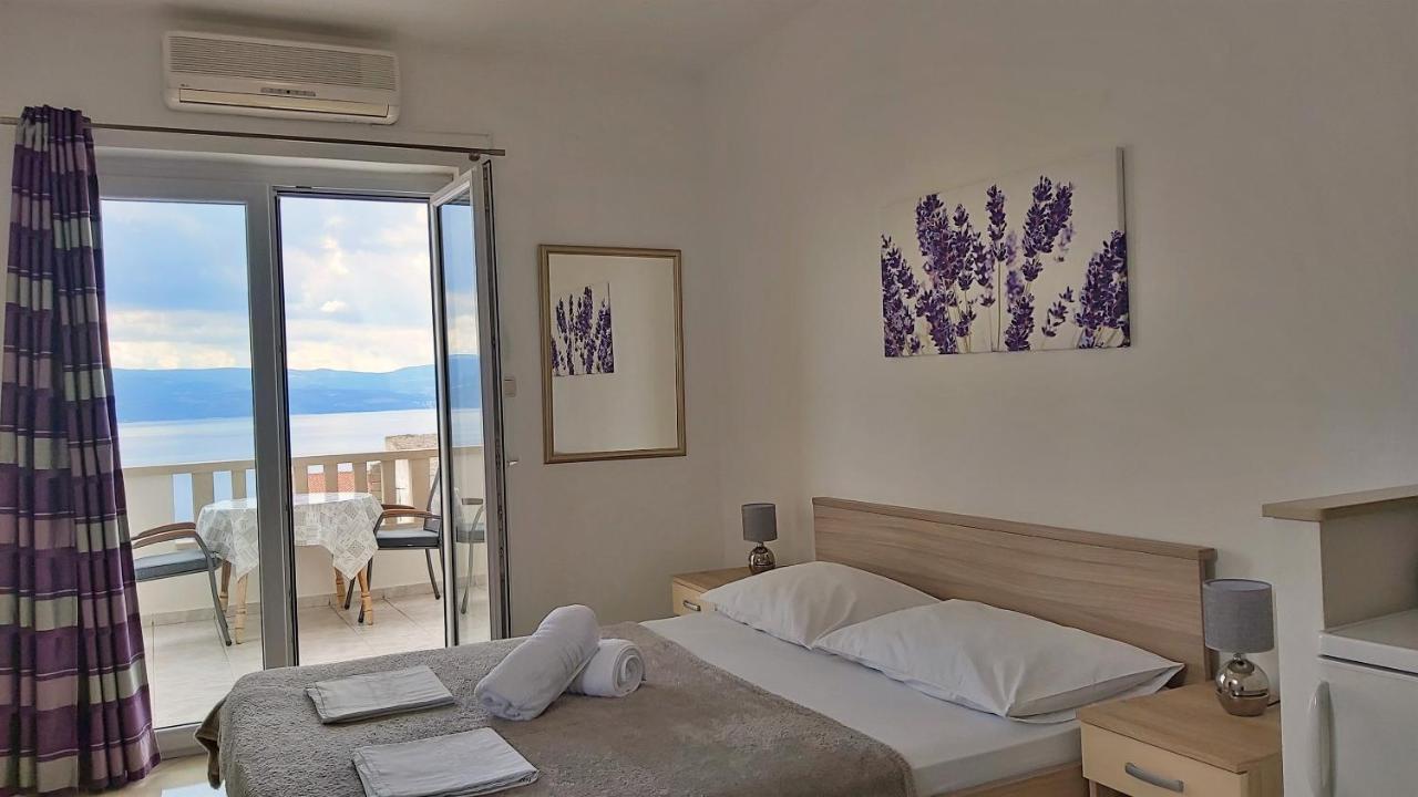 Apartments Nemira Омиш Экстерьер фото