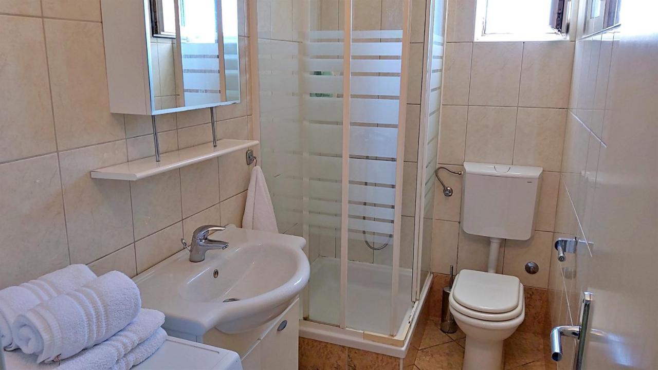 Apartments Nemira Омиш Экстерьер фото