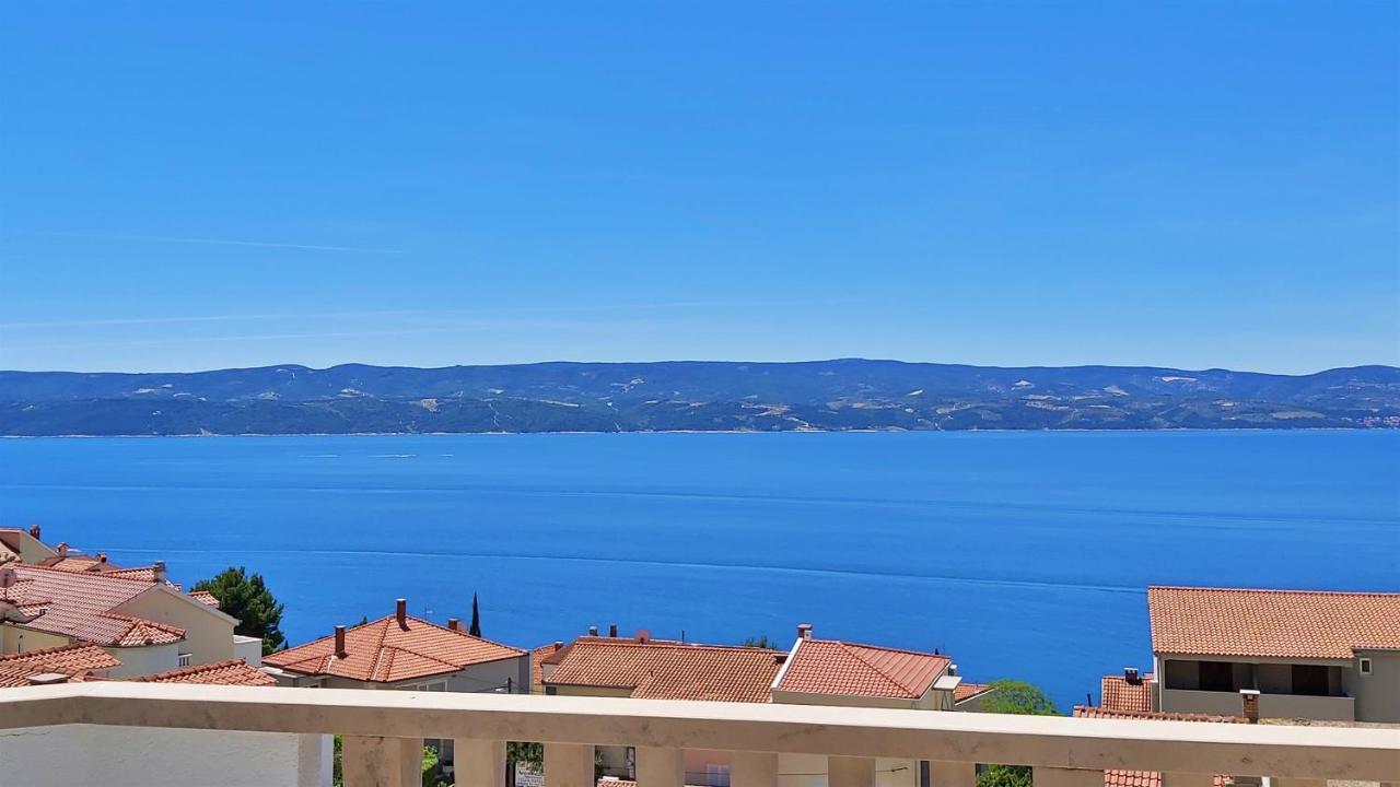 Apartments Nemira Омиш Экстерьер фото