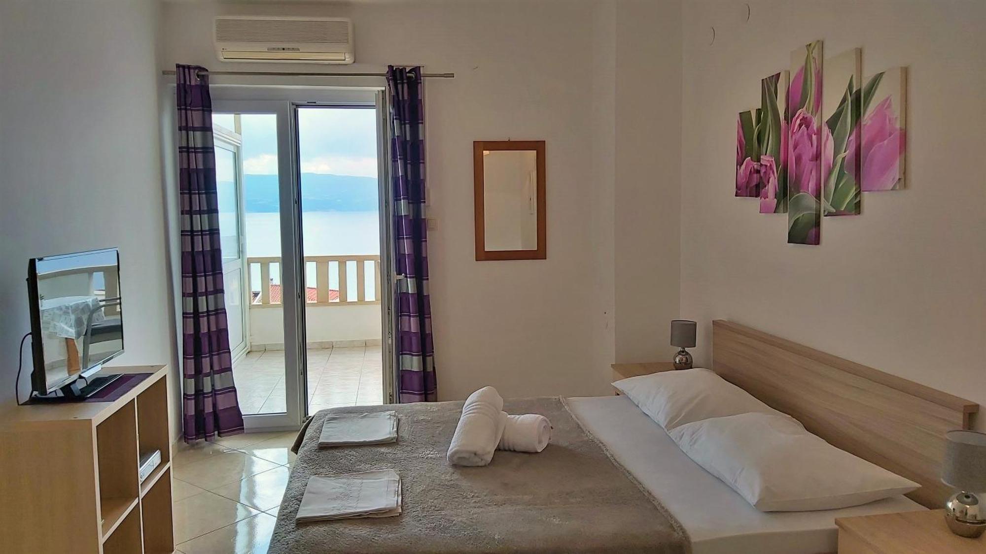 Apartments Nemira Омиш Номер фото