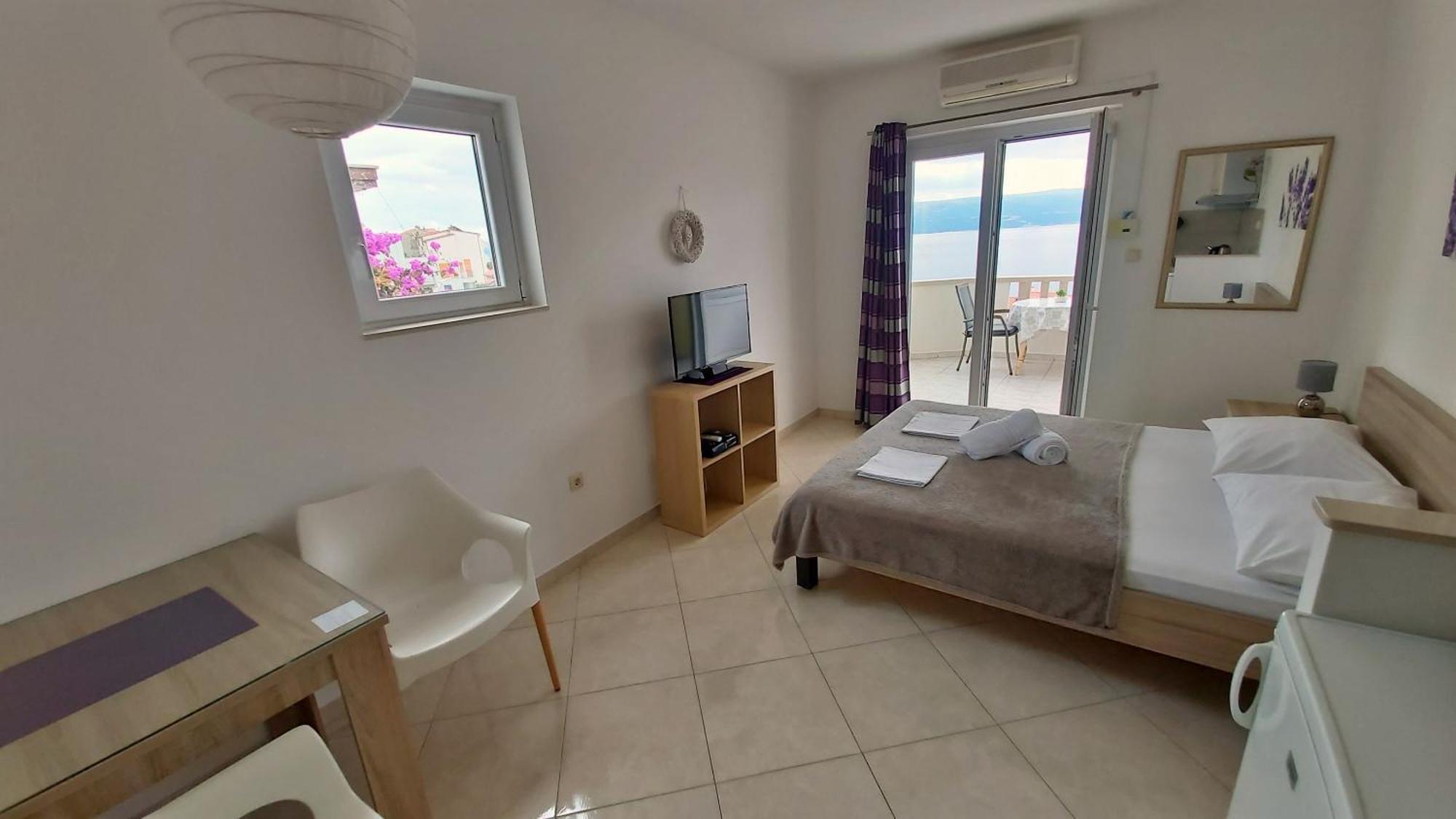 Apartments Nemira Омиш Номер фото