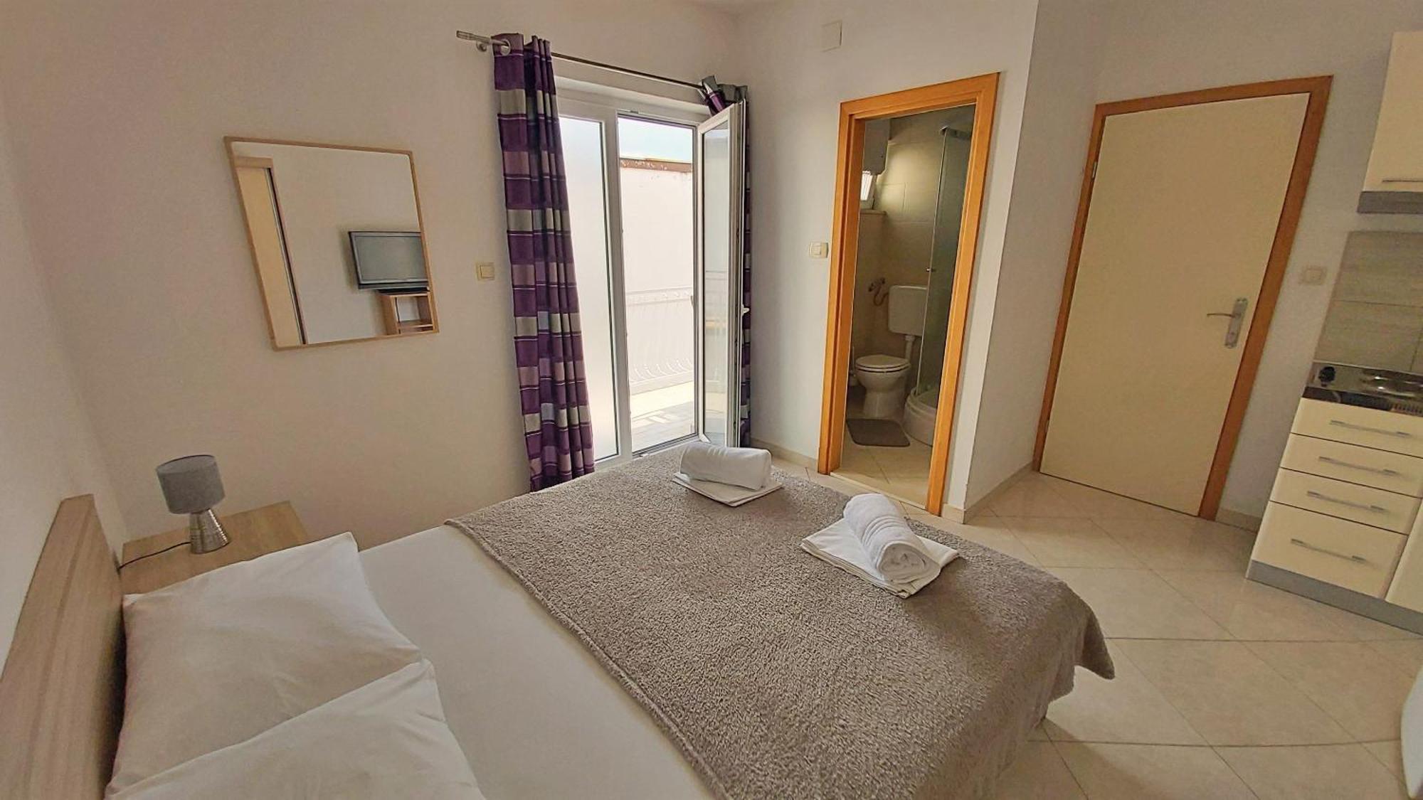 Apartments Nemira Омиш Номер фото