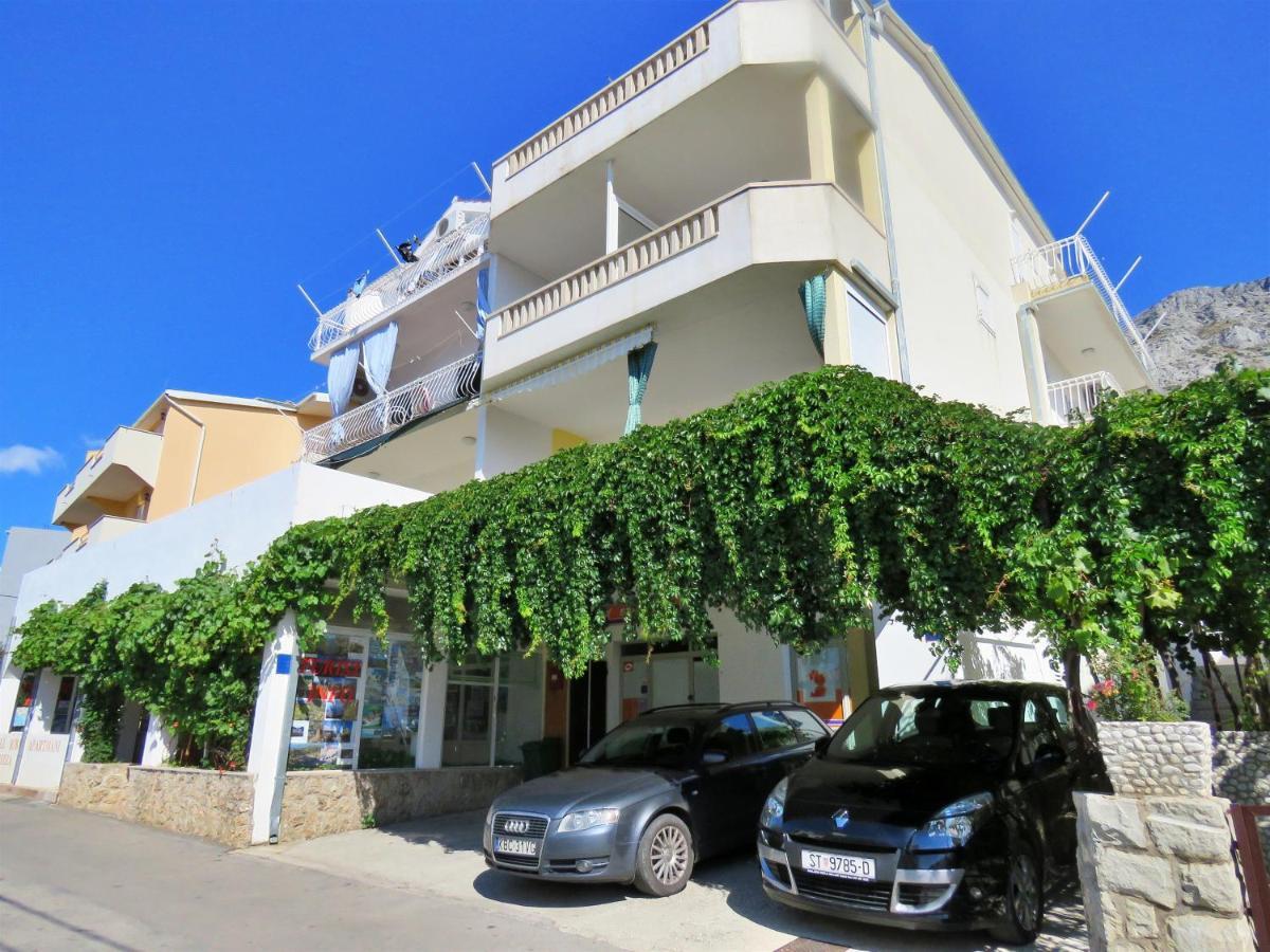 Apartments Nemira Омиш Экстерьер фото